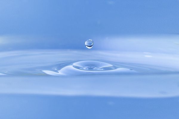 Nie tylko detoks: Poznaj inne korzyści płynące z picia oczyszczonej wody